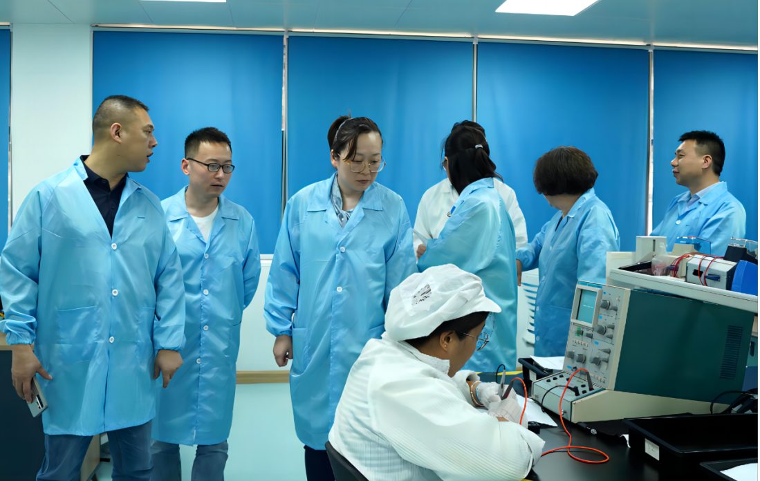 湖北省市場監(jiān)督管理局、湖北省計量測試技術(shù)研究院領(lǐng)導一行到訪創(chuàng)芯檢測實驗室交流合作